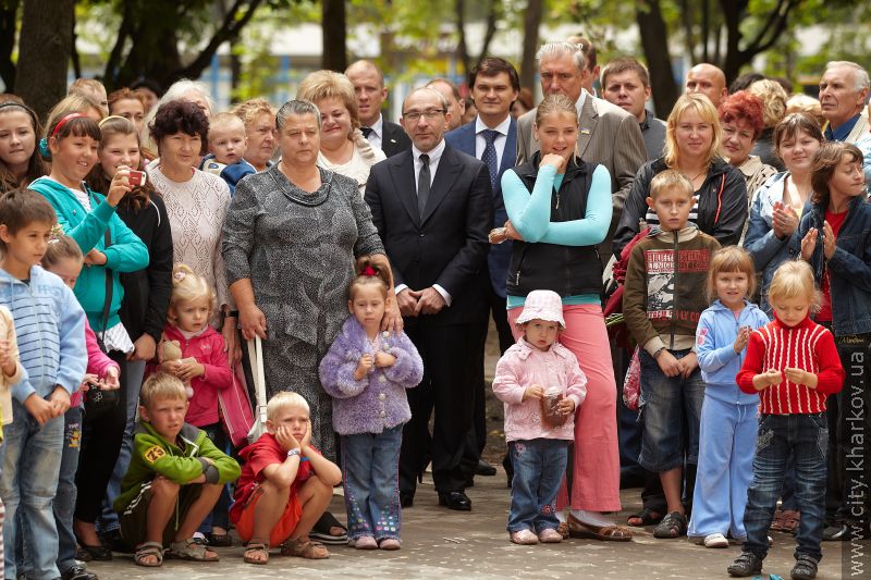 На бульварі Юр'єва відкрили оновлений сквер