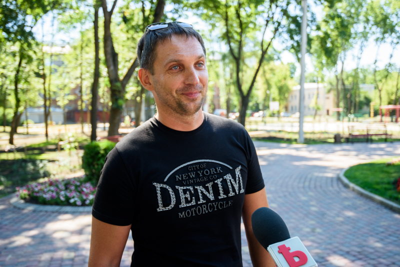 В Індустріальному районі впорядковують один із найбільших дворів Харкова