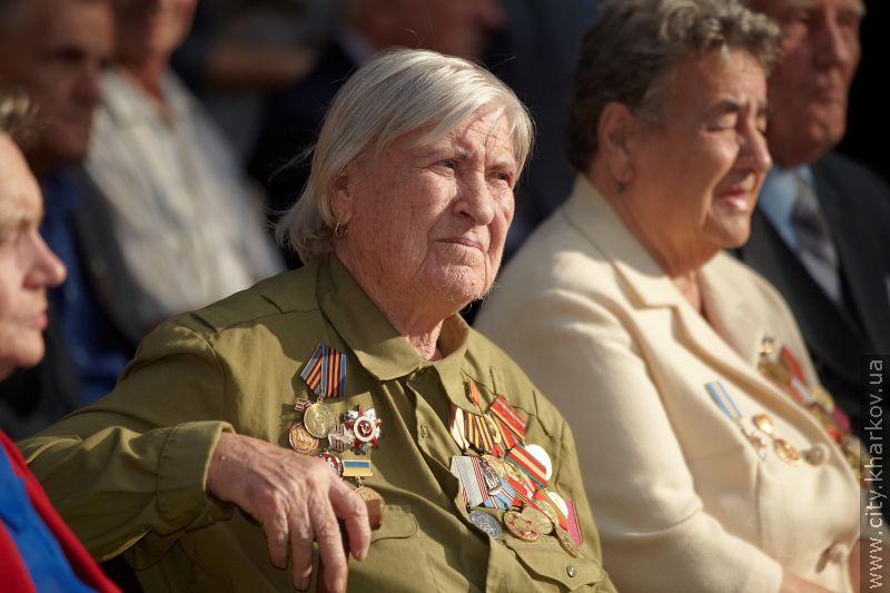 У саду Шевченка відкрилися дві фотовиставки