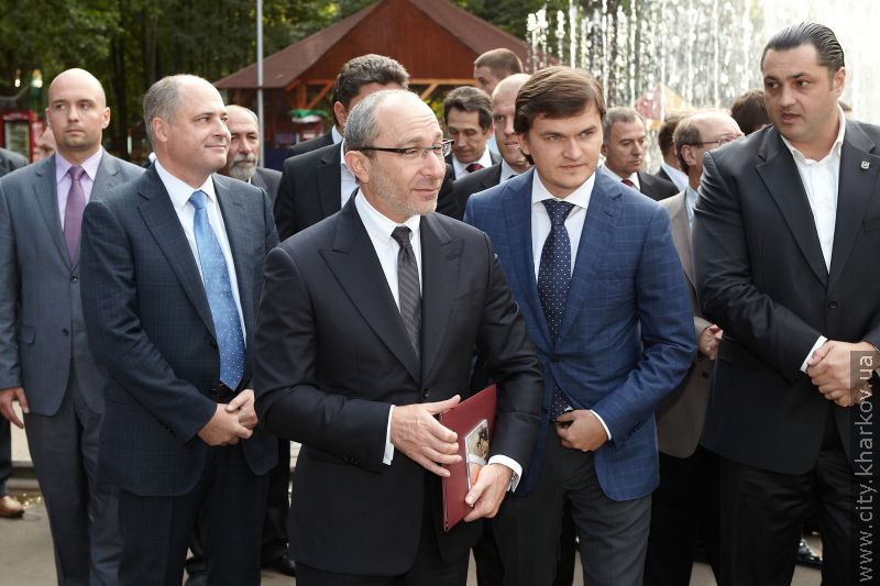 У саду Шевченка відкрилися дві фотовиставки