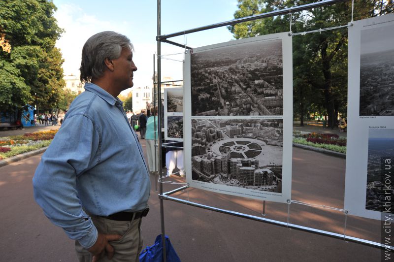 У саду Шевченка відкрилися дві фотовиставки