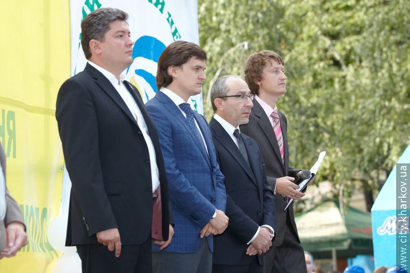 У саду Шевченка відкрилися дві фотовиставки