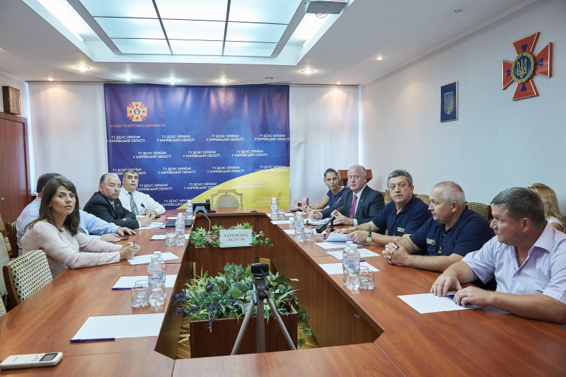 Американські експерти з безпеки зустрілися з харківськими рятувальниками