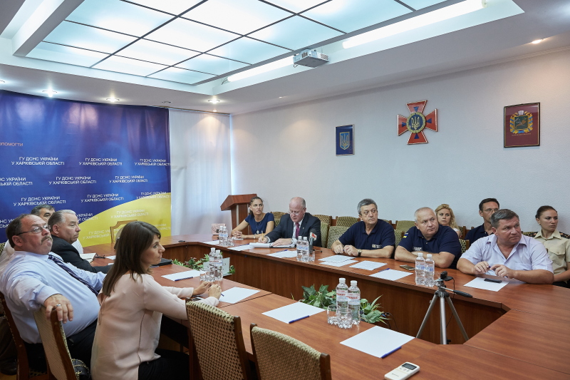 Американські експерти з безпеки зустрілися з харківськими рятувальниками
