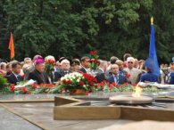 На Меморіалі Слави в Лісопарку вшанували пам'ять загиблих за Вітчизну