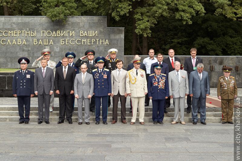 На Меморіалі Слави в Лісопарку вшанували пам'ять загиблих за Вітчизну