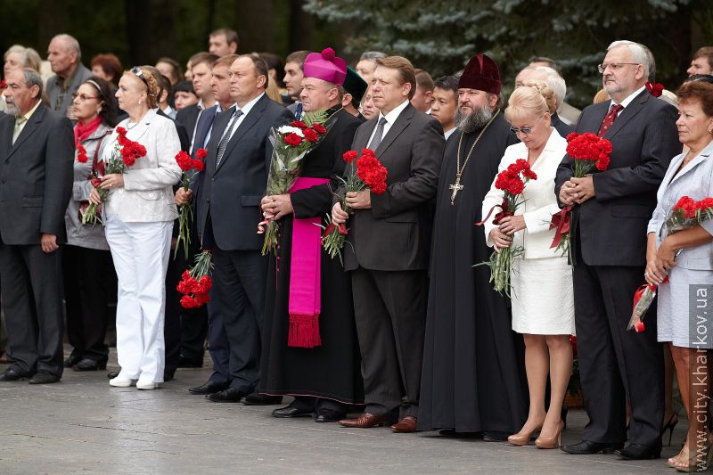 На Меморіалі Слави в Лісопарку вшанували пам'ять загиблих за Вітчизну