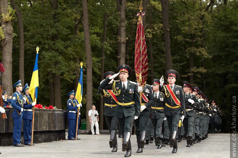 На Меморіалі Слави в Лісопарку вшанували пам'ять загиблих за Вітчизну