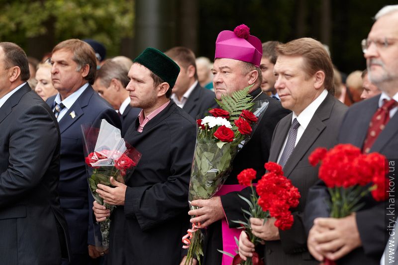 На Меморіалі Слави в Лісопарку вшанували пам'ять загиблих за Вітчизну