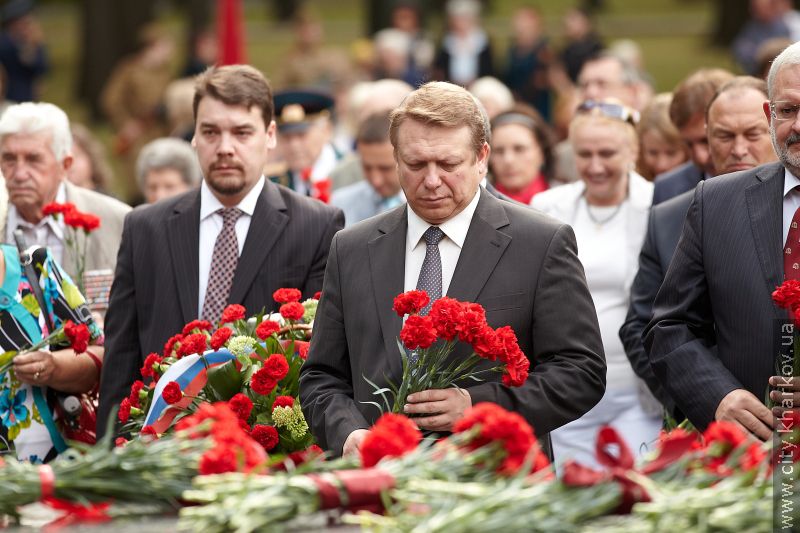 На Меморіалі Слави в Лісопарку вшанували пам'ять загиблих за Вітчизну