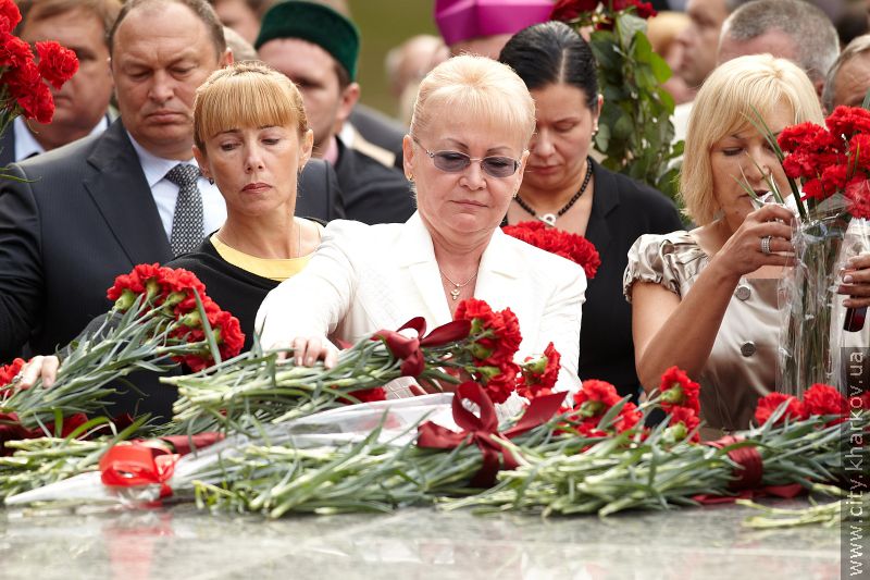 На Меморіалі Слави в Лісопарку вшанували пам'ять загиблих за Вітчизну
