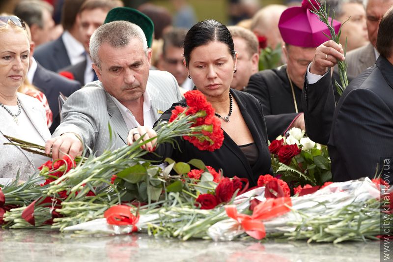 На Меморіалі Слави в Лісопарку вшанували пам'ять загиблих за Вітчизну
