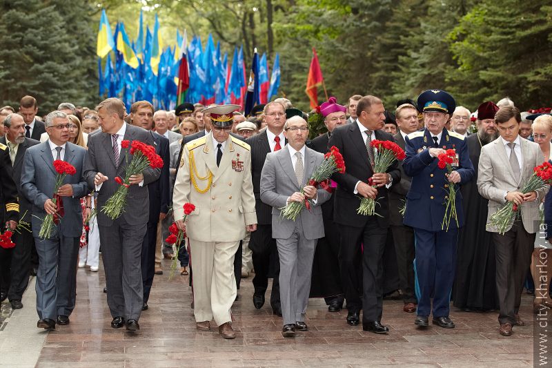 На Меморіалі Слави в Лісопарку вшанували пам'ять загиблих за Вітчизну