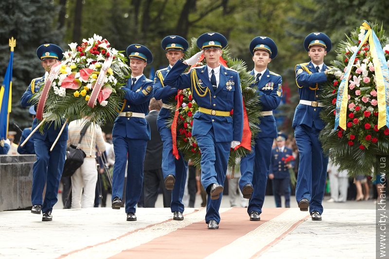 На Меморіалі Слави в Лісопарку вшанували пам'ять загиблих за Вітчизну