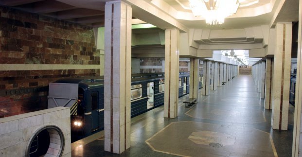 З вівторка закриють один з вестибюлів станції метро «Героїв Праці»