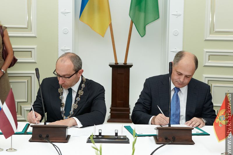 Харків і Новосибірськ підписали Договір про побратимство