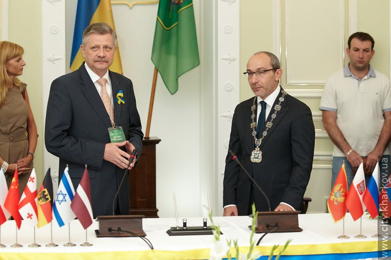 Геннадій Кернес провів прийом на честь делегацій міст-побратимів і партнерів