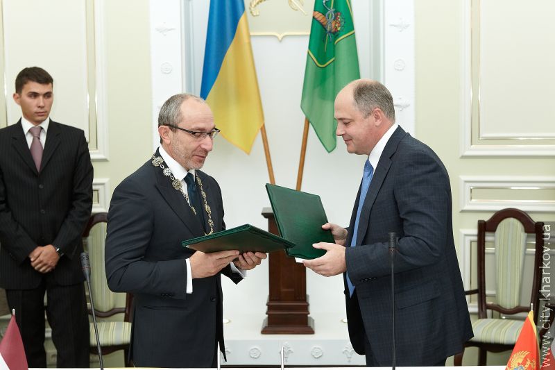 Геннадій Кернес провів прийом на честь делегацій міст-побратимів і партнерів