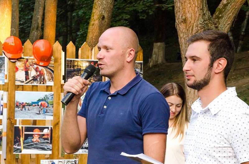 У Саржиному яру нагородили переможців фотопроекту «Герої нашого часу»