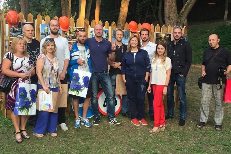 У Саржиному яру нагородили переможців фотопроекту «Герої нашого часу»