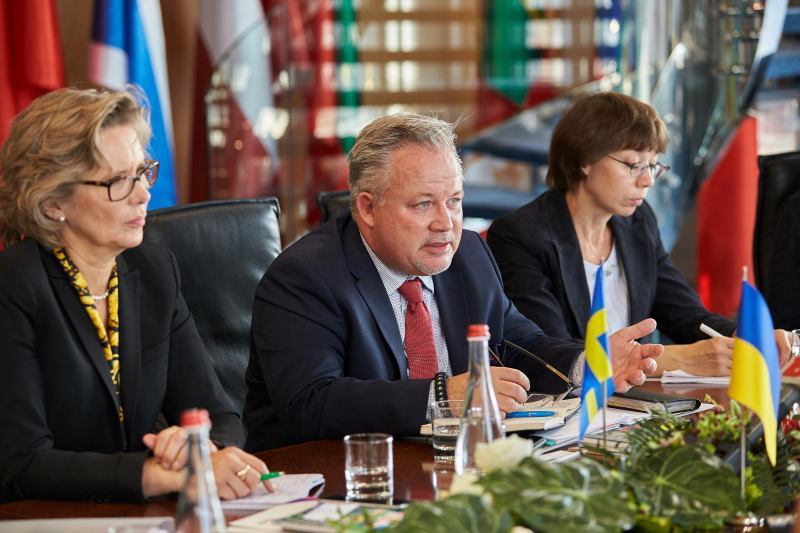 Шведську делегацію ОБСЄ поінформували про соціально-економічну ситуацію в Харкові