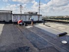 У місті продовжують ремонтувати дахи будинків