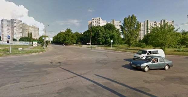 В районі перехрестя вулиць Дружби Народів і Леся Сердюка обмежено рух