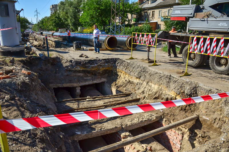 У Немишлянському районі міняють одну з основних тепломагістралей Харкова