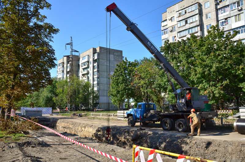 У Немишлянському районі міняють одну з основних тепломагістралей Харкова