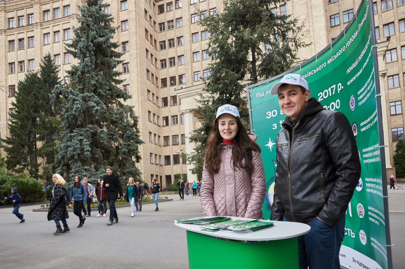 Сонячна батарея, роботи та екоавтомобілі - університети представили свої досягнення