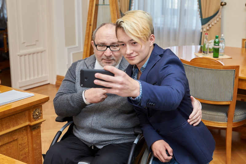Геннадій Кернес зустрівся з юними переможцями чемпіонату України з воркауту