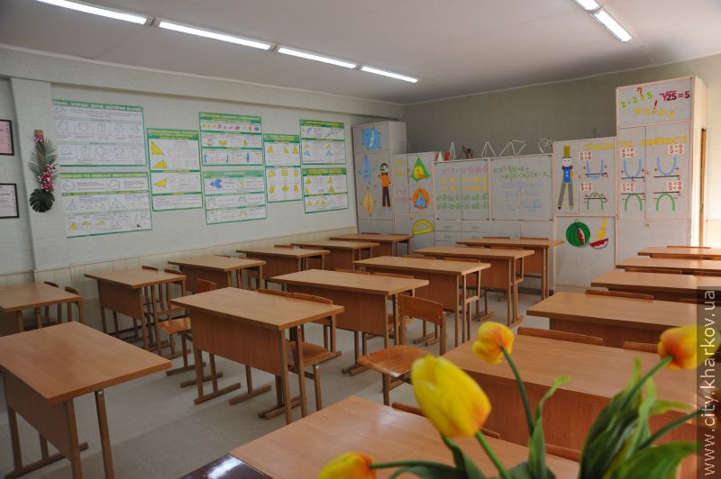 Школу рівних можливостей обладнали спецпідйомниками