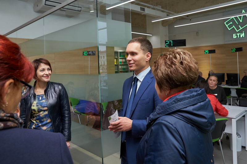 Представники Асоціації міст України ознайомилися з роботою фронт-офісу БТІ