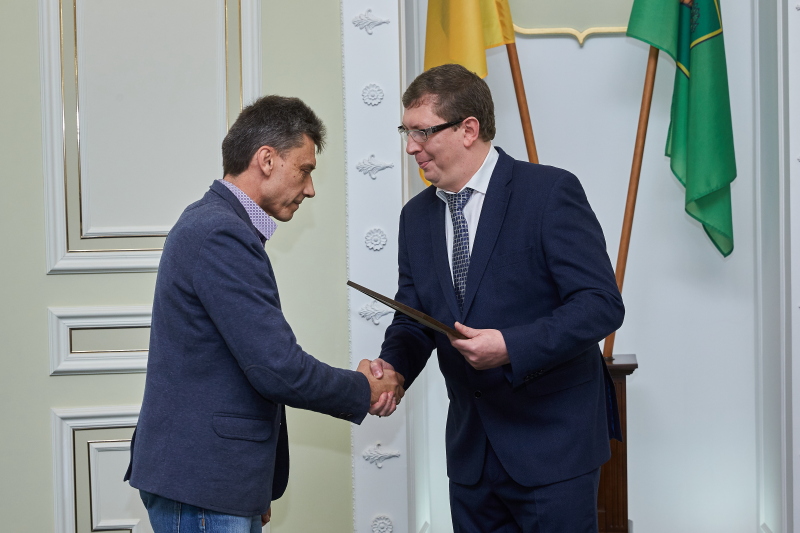У міськраді привітали водіїв та працівників дорожнього господарства зі святом