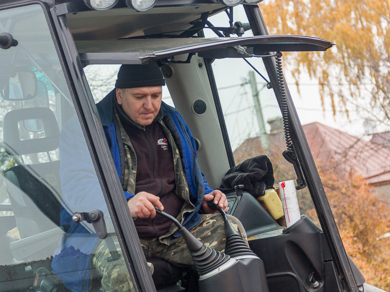 На Карачівському шосе міняють водопровідну магістраль