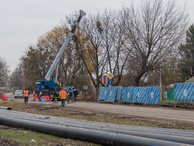 На Карачівському шосе міняють водопровідну магістраль