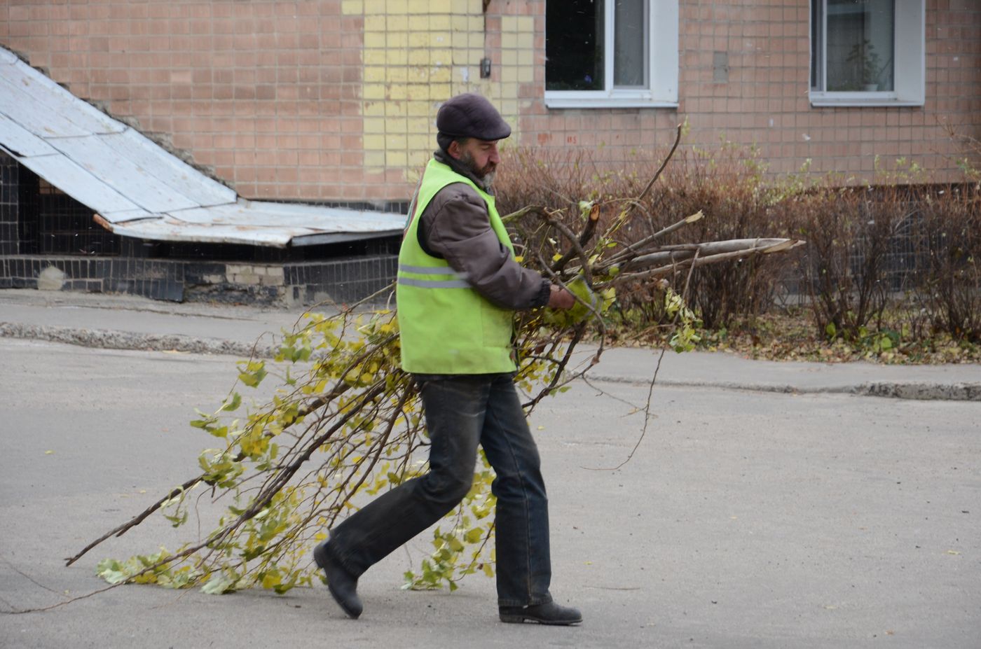 У Харкові впорядковують двори житлових будинків
