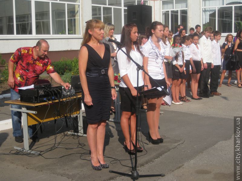 109-та школа розкрила двері для своїх учнів