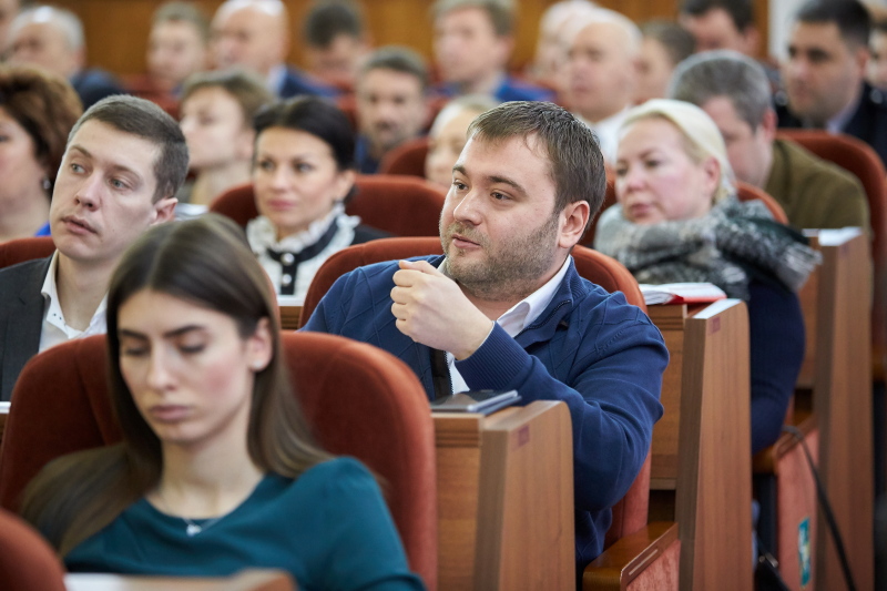 Геннадій Кернес: Місто вперше дає пільгу на проїзд в метро школярам (доповнено)