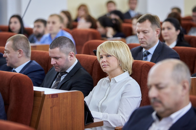 Геннадій Кернес: Місто вперше дає пільгу на проїзд в метро школярам (доповнено)