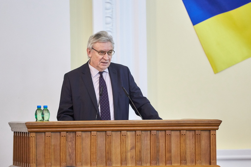 Геннадій Кернес: Місто вперше дає пільгу на проїзд в метро школярам (доповнено)