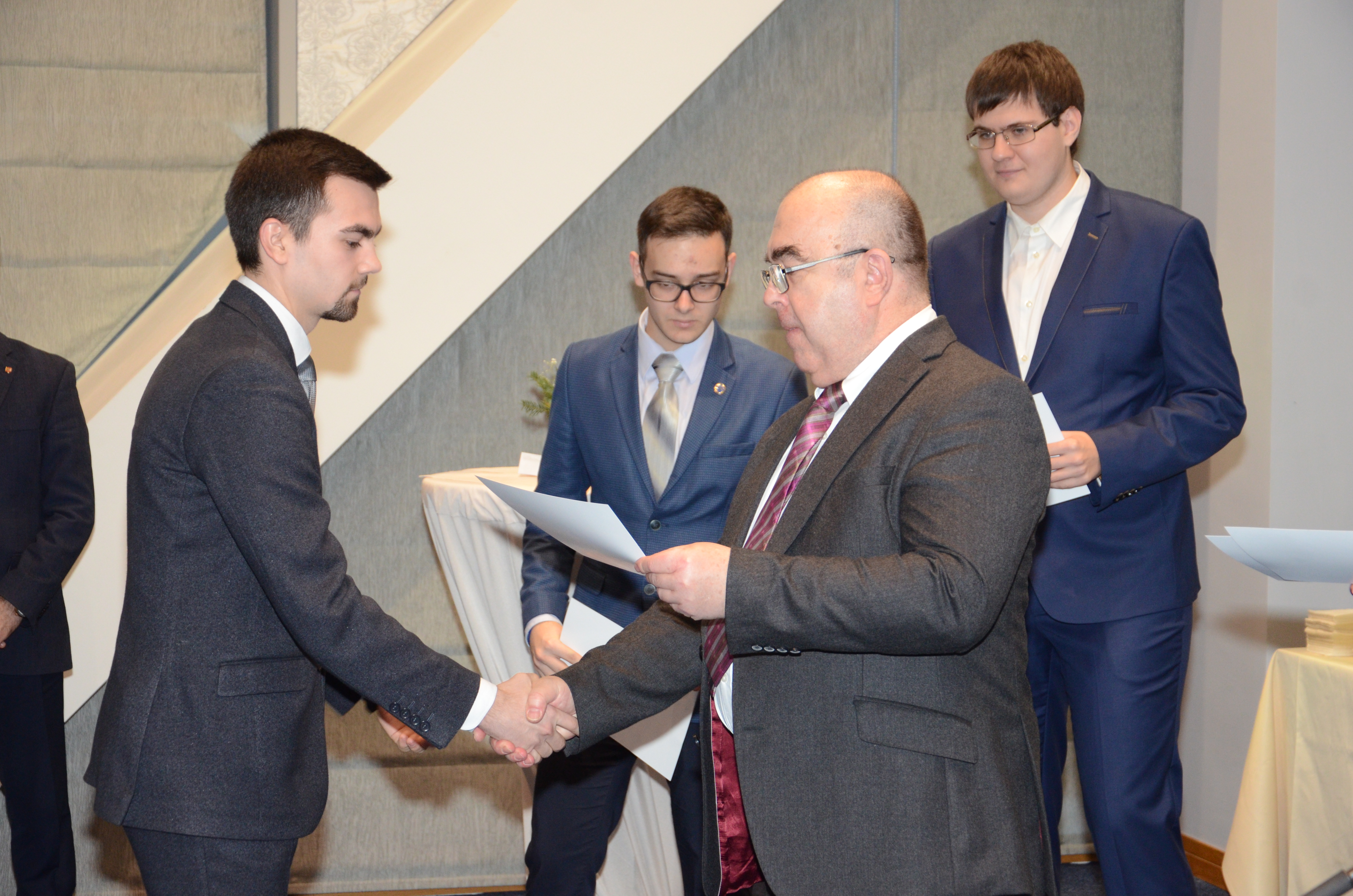 Школа молодого дипломата випустила перших слухачів