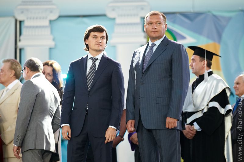 Геннадій Кернес привітав першокурсників на майдані Свободи