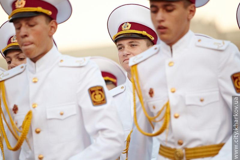 Геннадій Кернес привітав першокурсників на майдані Свободи