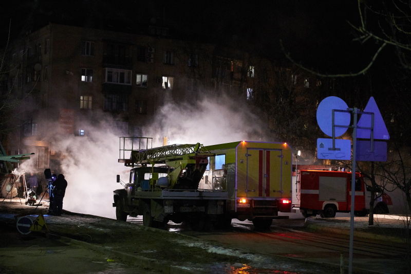 Аварію на тепломережі по вулиці Шатилівській усуватимуть у цілодобовому режимі