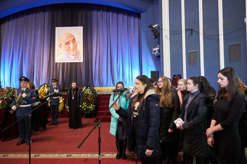 Харків'яни попрощалися з режисером Феліксом Чемеровським
