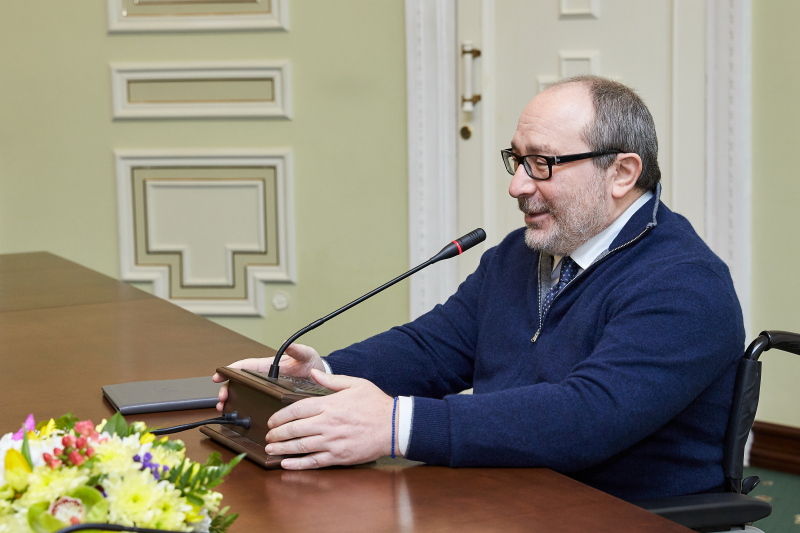 Геннадій Кернес нагородив жінок до 8 Березня