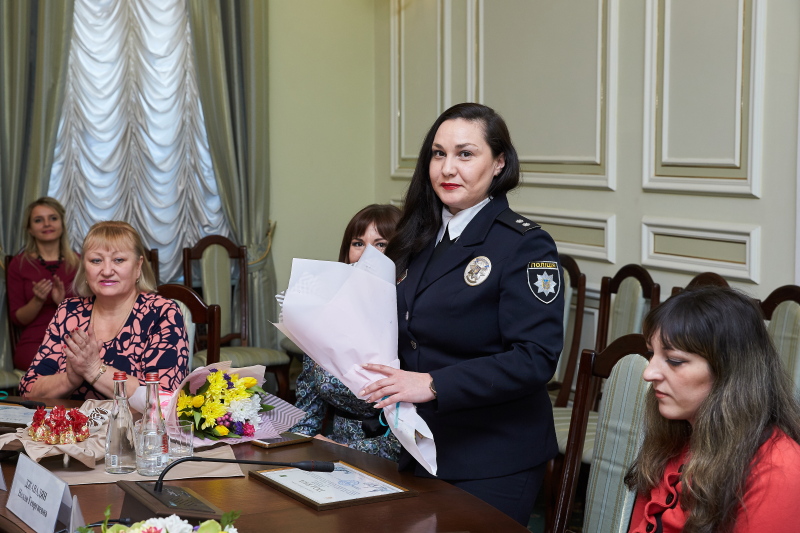 Геннадій Кернес нагородив жінок до 8 Березня