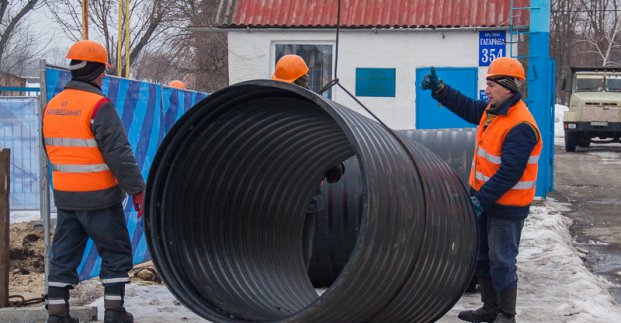 «Харківводоканал» ремонтує колектор на проспекті Гагаріна