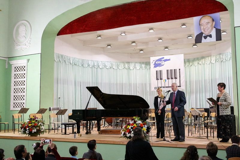 У Харкові відкрився Міжнародний конкурс юних піаністів Володимира Крайнєва